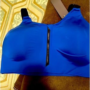 Torrid high impact sports bra new with tags 38DDD